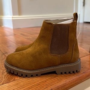 Gap boots I purchased but didn’t realize my daughters foot got bigger .